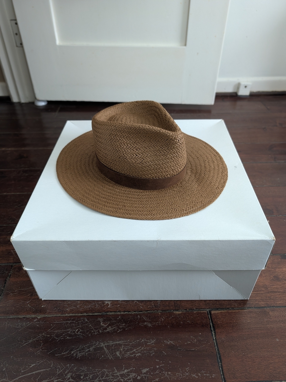Women’s Teressa Foglia Hat Size Medium 
Joulie Brown Packable